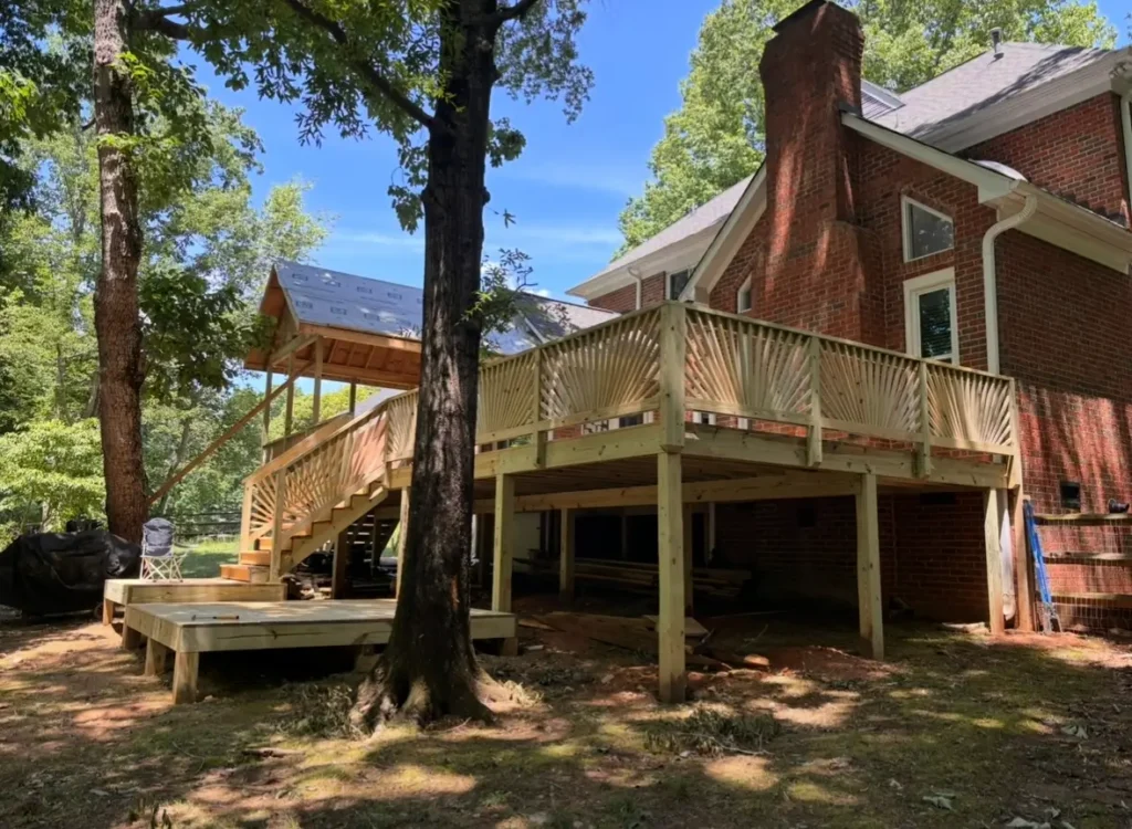 Large Deck Construction: 940-Square-Foot Outdoor Upgrade